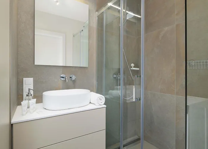 Exceptional In With Parking By Renters *