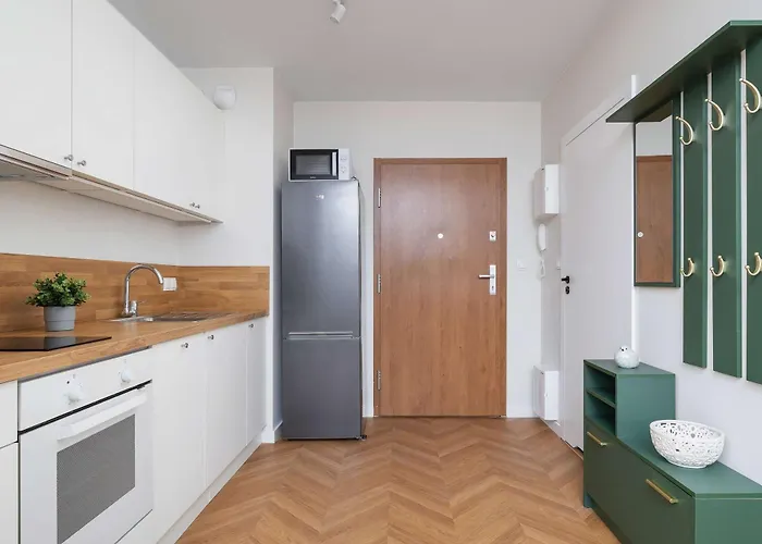 Exceptional In With Parking By Renters Appartamento